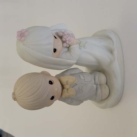 Precious moments bride and  groom figurine wedding cake topper collectible - Picture 1 of 8